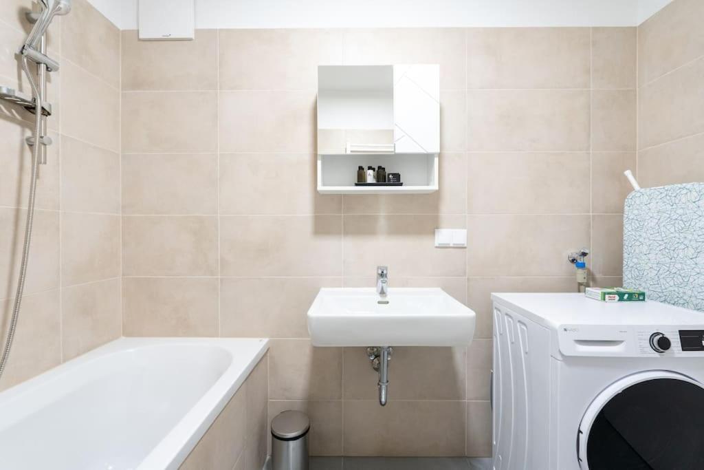 Spotless 1br, Quick Link By Hm * Vienne